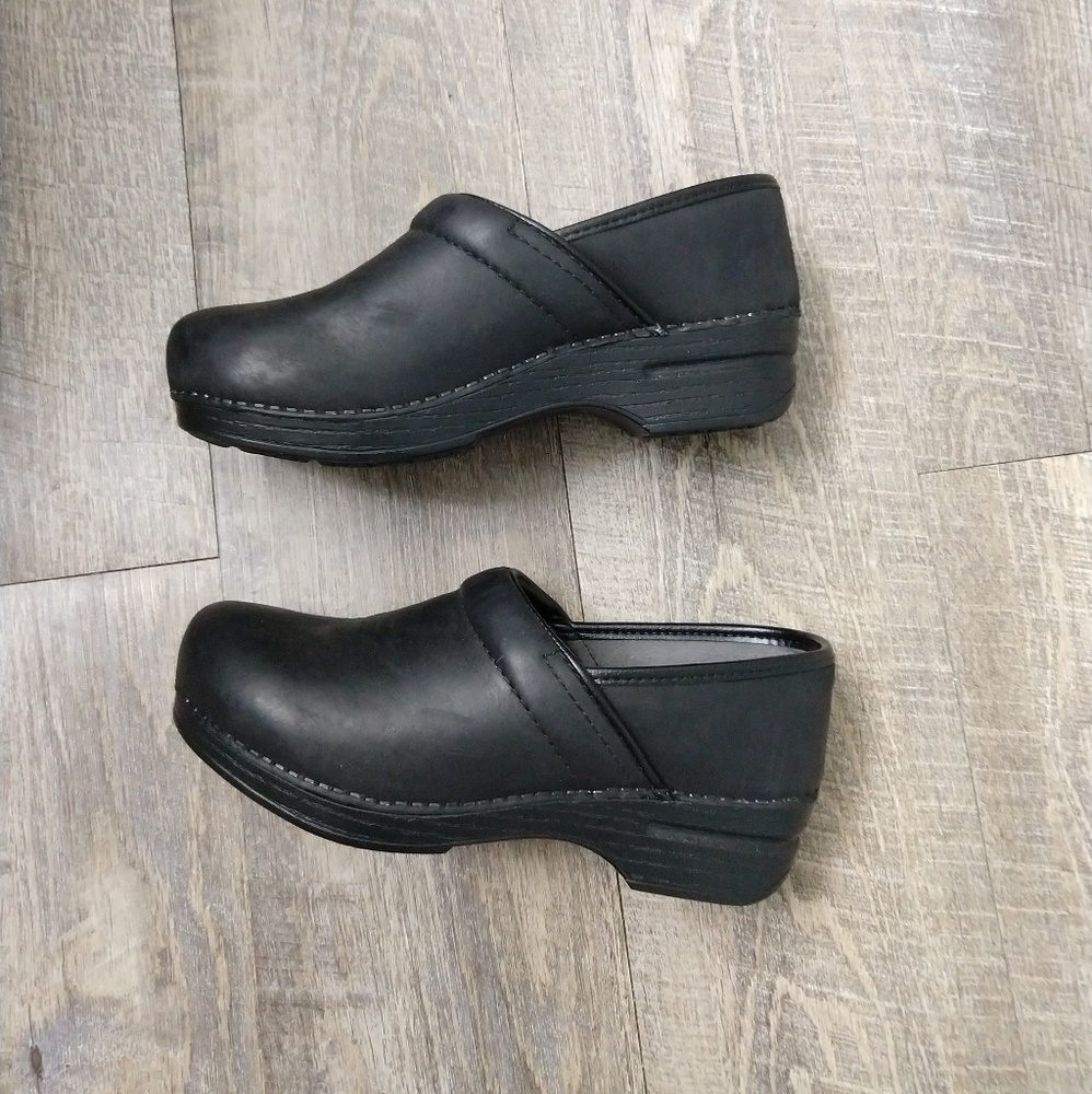 Dansko xp clogs